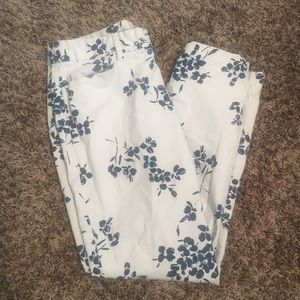 GAP floral print, cropped chino pants